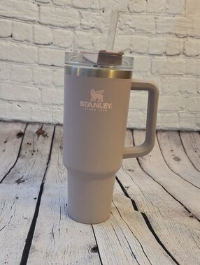 Stanley Quencher H2.0 Traveler Mug 40 oz